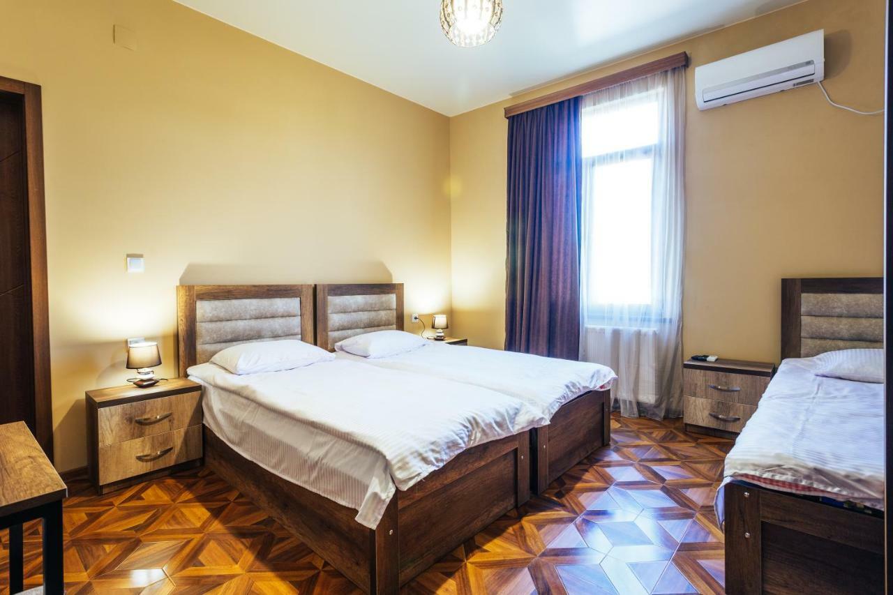 Memory House Hotel Кутаиси Екстериор снимка