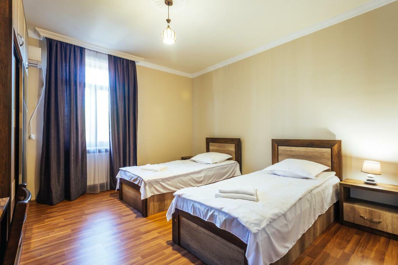 Memory House Hotel Кутаиси Екстериор снимка