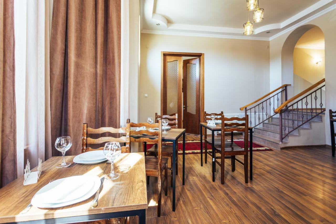 Memory House Hotel Кутаиси Екстериор снимка