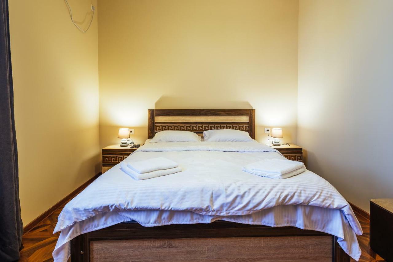 Memory House Hotel Кутаиси Екстериор снимка