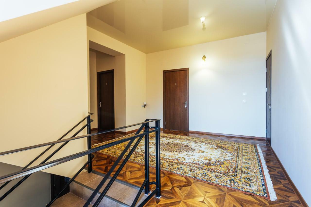 Memory House Hotel Кутаиси Екстериор снимка