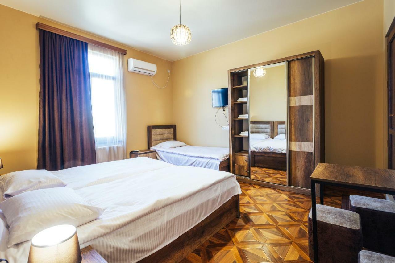 Memory House Hotel Кутаиси Екстериор снимка