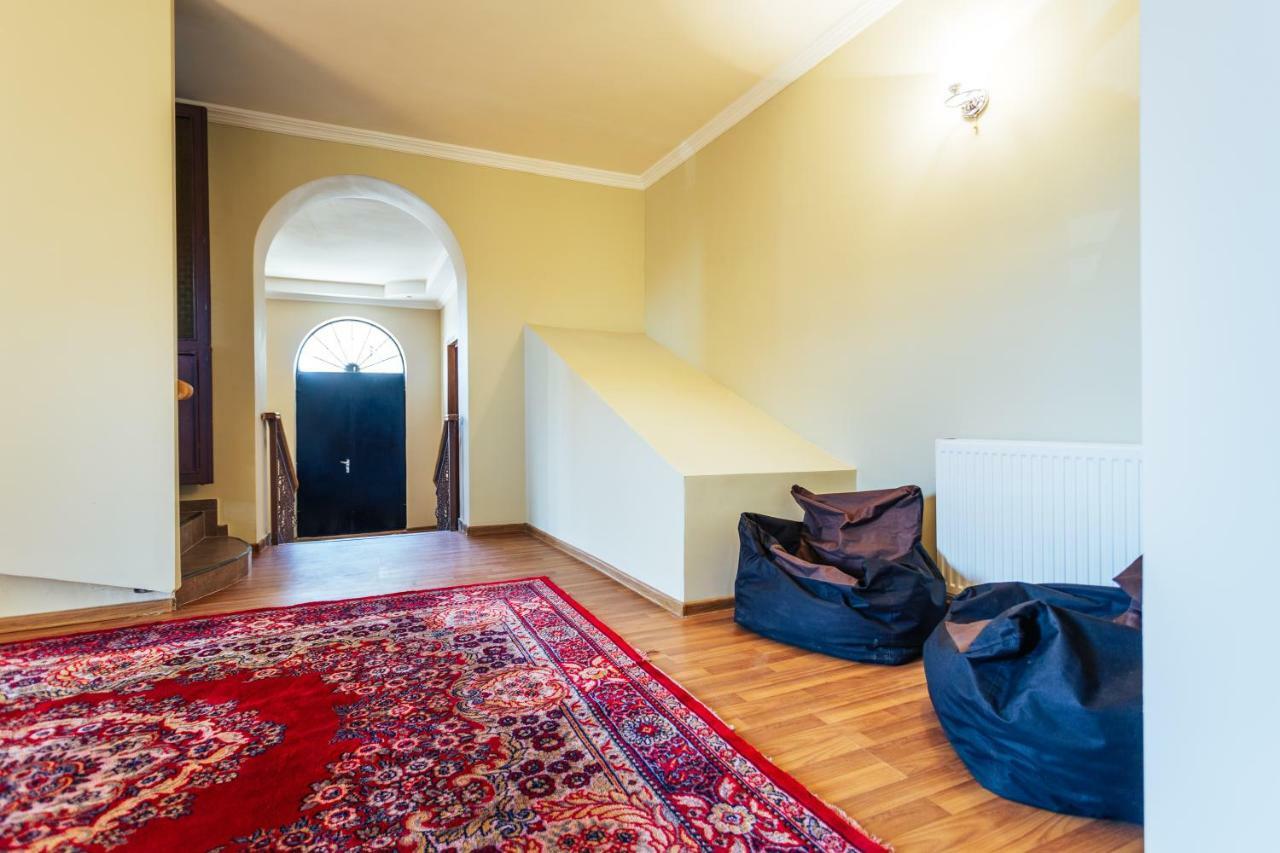 Memory House Hotel Кутаиси Екстериор снимка